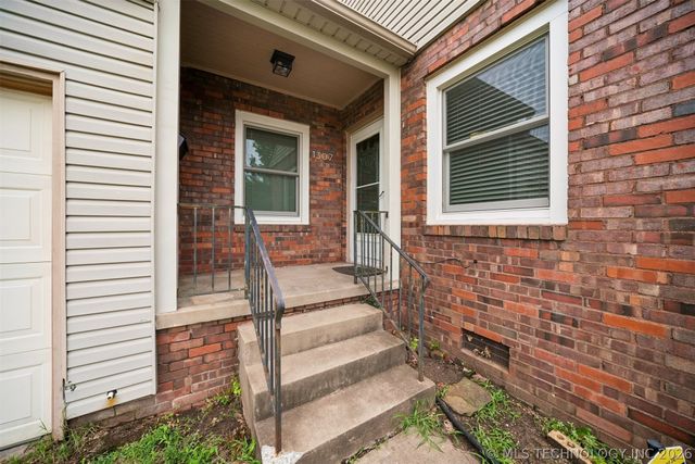 1307 S Quebec Avenue, Tulsa, OK 74112