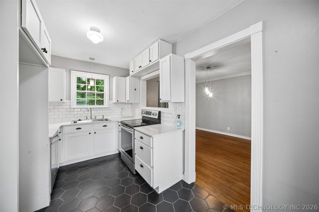 1307 S Quebec Avenue, Tulsa, OK 74112