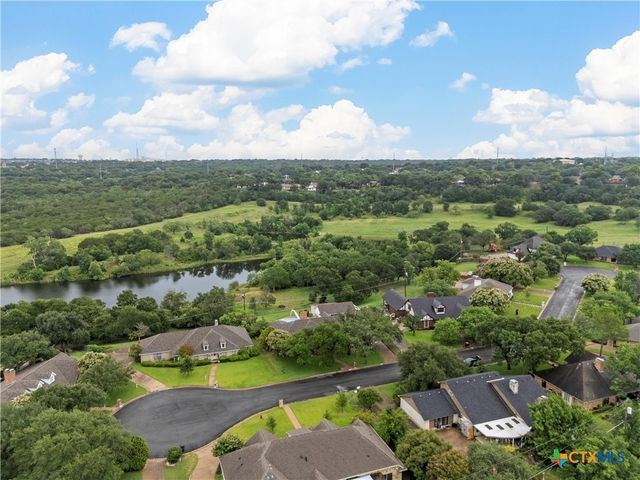 8216 Teakwood Drive, Woodway, TX 76712