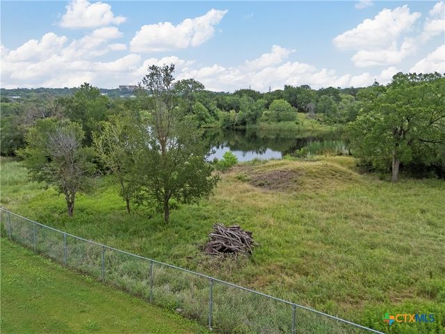 8216 Teakwood Drive, Woodway, TX 76712