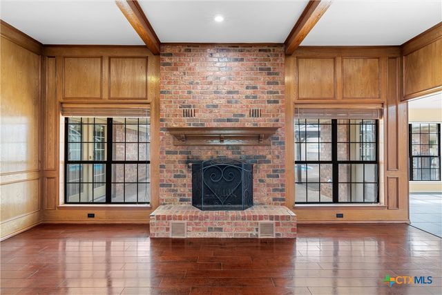 8216 Teakwood Drive, Woodway, TX 76712