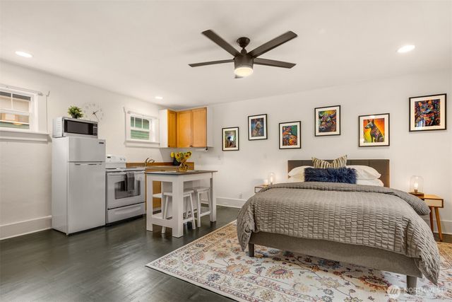 325 23rd Avenue E, Seattle, WA 98112
