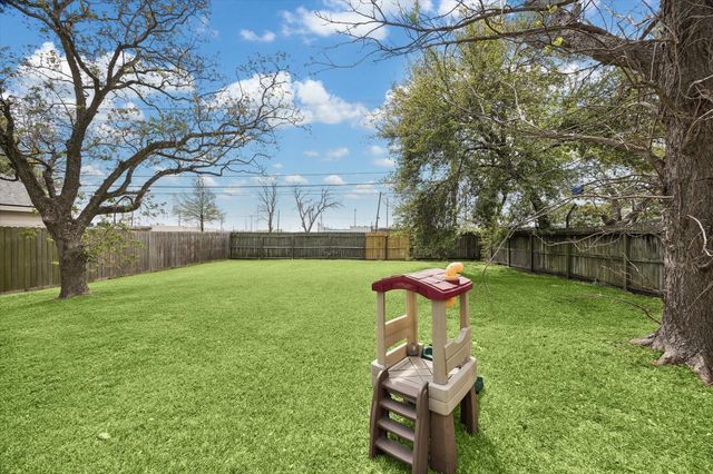 1517 Wayside Drive, Texas City, TX 77590
