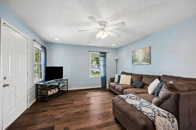 1517 Wayside Drive, Texas City, TX 77590