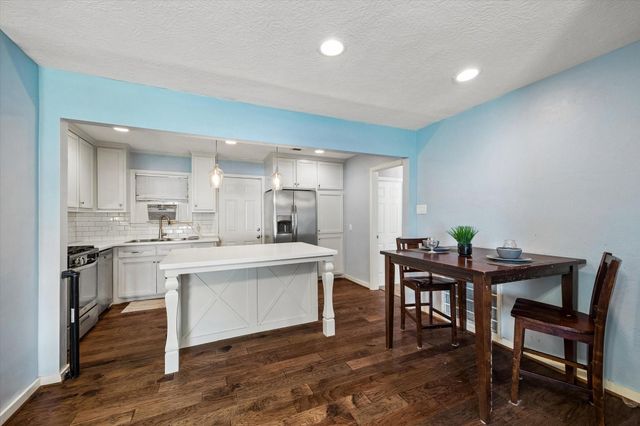 1517 Wayside Drive, Texas City, TX 77590