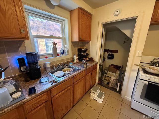 19336 Forrer Street, Detroit, MI 48235