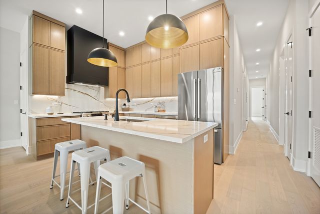 4353 N Richmond Avenue 3N, Chicago, IL 60618