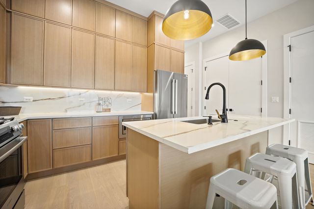 4353 N Richmond Avenue 3N, Chicago, IL 60618