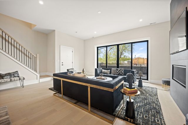 4353 N Richmond Avenue 3N, Chicago, IL 60618