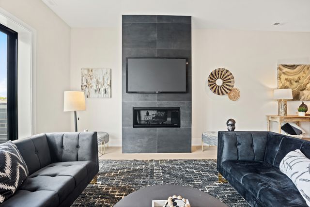 4353 N Richmond Avenue 3N, Chicago, IL 60618