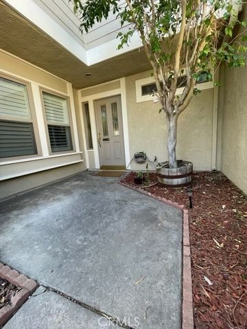 8 Clover 46, Irvine, CA 92604