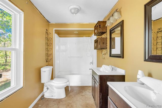 7054 Mccords Avenue, Alto, MI 49302