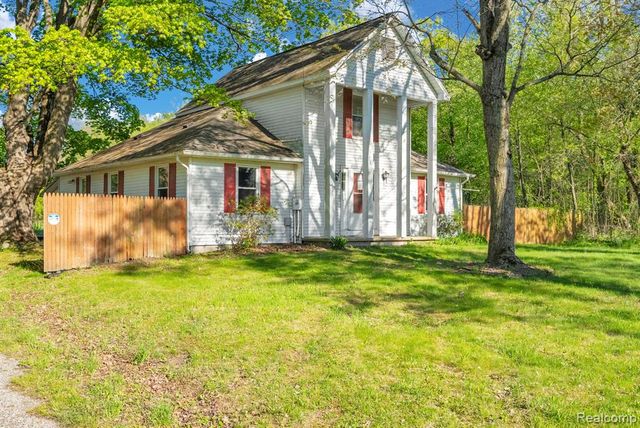 7054 Mccords Avenue, Alto, MI 49302