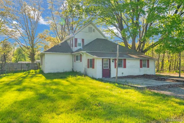 7054 Mccords Avenue, Alto, MI 49302