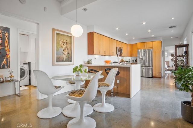 2218 Silver Ridge, Los Angeles, CA 90039