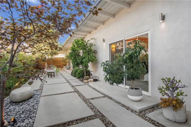 2218 Silver Ridge, Los Angeles, CA 90039