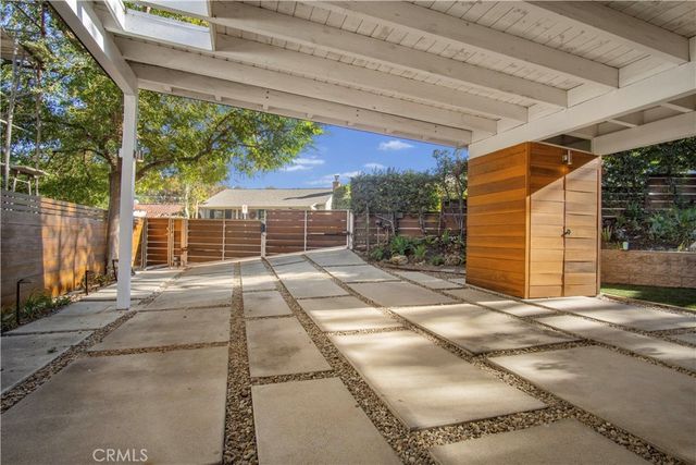 2218 Silver Ridge, Los Angeles, CA 90039
