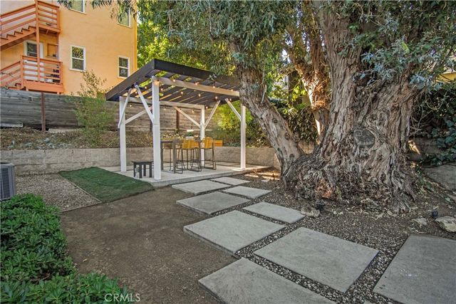 2218 Silver Ridge, Los Angeles, CA 90039