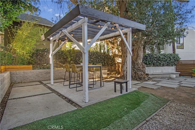 2218 Silver Ridge, Los Angeles, CA 90039