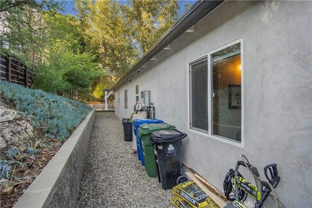 2218 Silver Ridge, Los Angeles, CA 90039