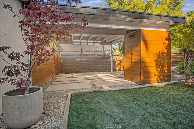 2218 Silver Ridge, Los Angeles, CA 90039