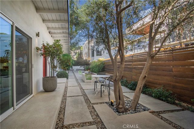 2218 Silver Ridge, Los Angeles, CA 90039