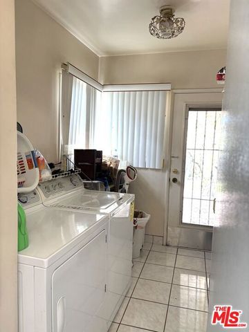 1325 N Spaulding Avenue, Los Angeles, CA 90046