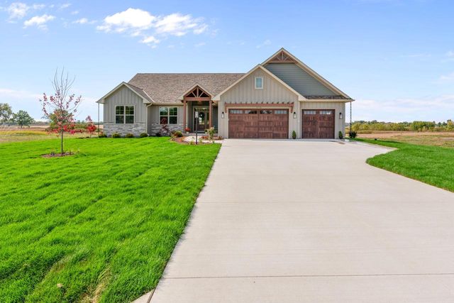 2110 Highland WAY, Sturtevant, WI 53177