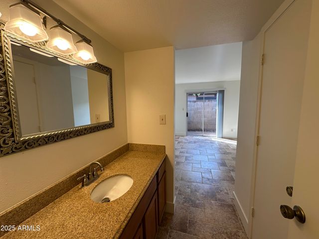 924 S HACIENDA Drive D, Tempe, AZ 85281