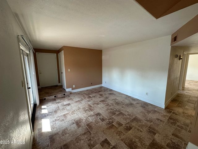 924 S HACIENDA Drive D, Tempe, AZ 85281