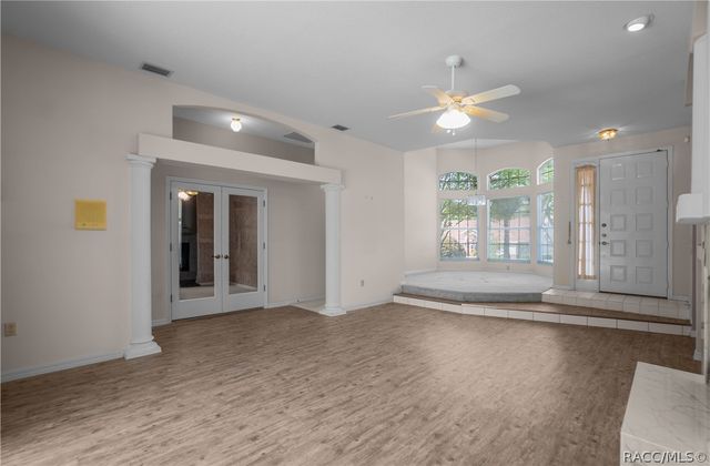 1635 N Marlborough Loop, Crystal River, FL 34429