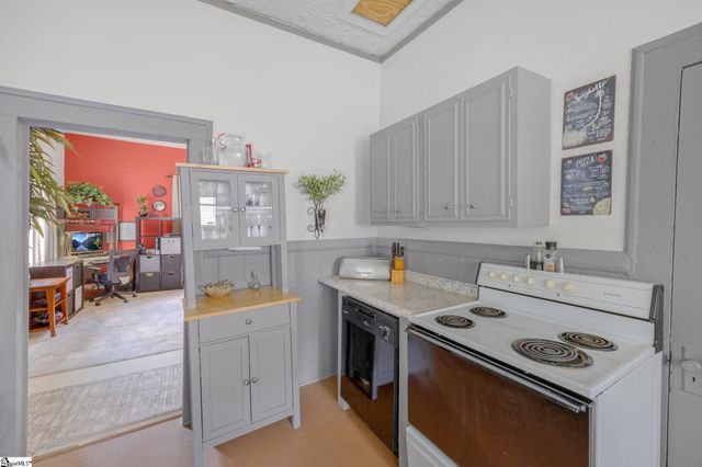 38 S 6th Street, Greenville, SC 29611