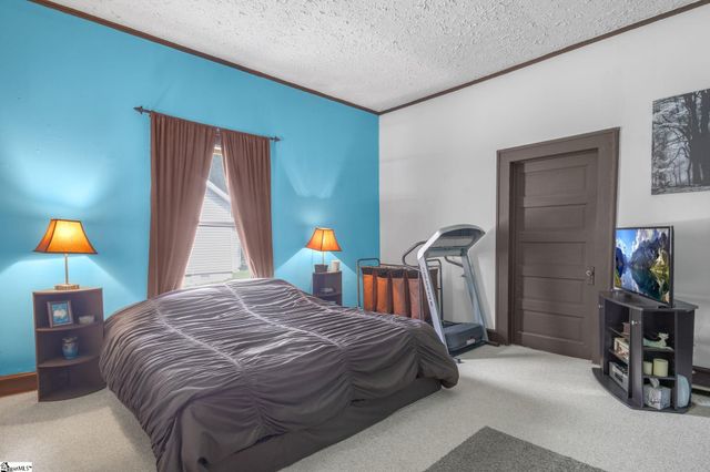 38 S 6th Street, Greenville, SC 29611