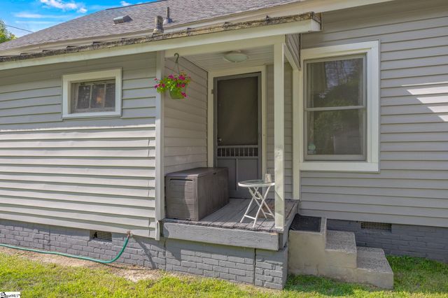 38 S 6th Street, Greenville, SC 29611
