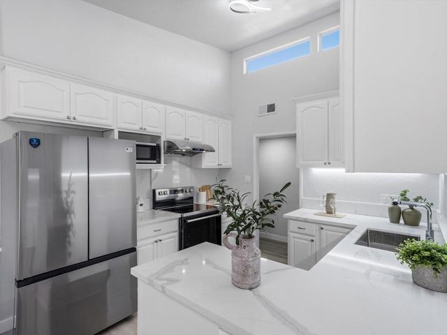 734 Lakewood Drive, Sunnyvale, CA 94089
