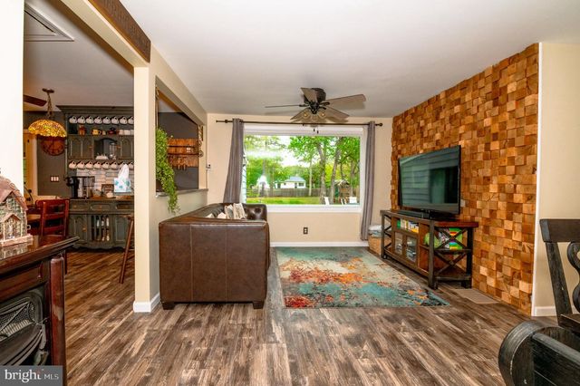 204 HOLLY LN, Williamstown, NJ 08094