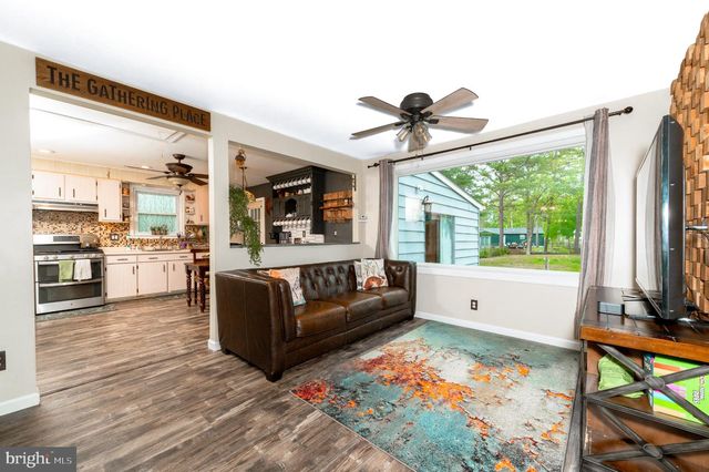 204 HOLLY LN, Williamstown, NJ 08094