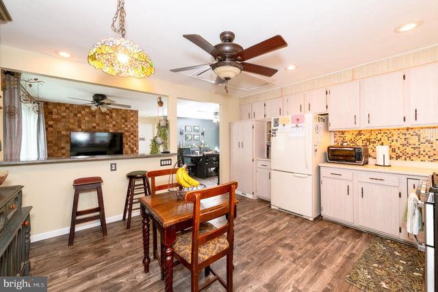 204 HOLLY LN, Williamstown, NJ 08094