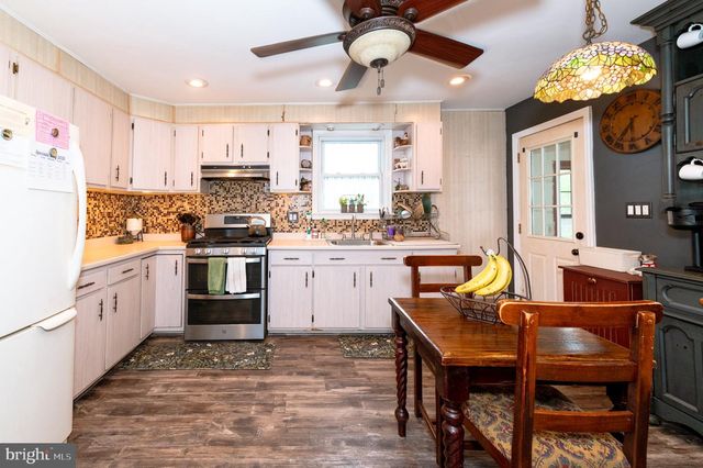 204 HOLLY LN, Williamstown, NJ 08094