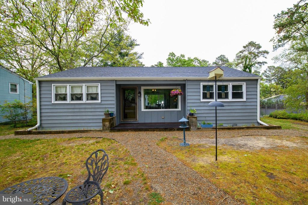 204 HOLLY LN, Williamstown, NJ 08094
