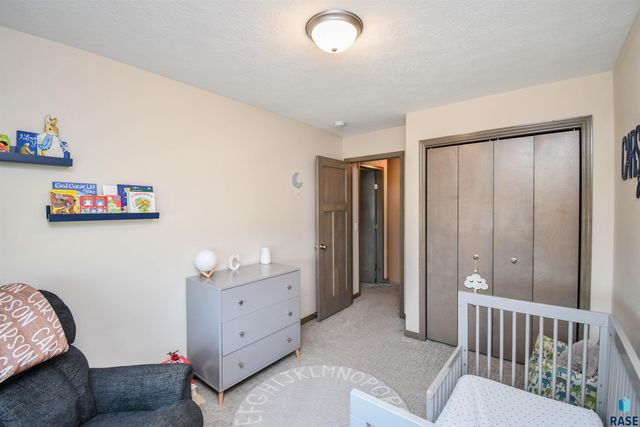 3009 S Richie Dr Drive, Sioux Falls, SD 57106