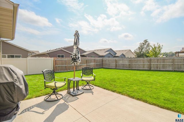 3009 S Richie Dr Drive, Sioux Falls, SD 57106