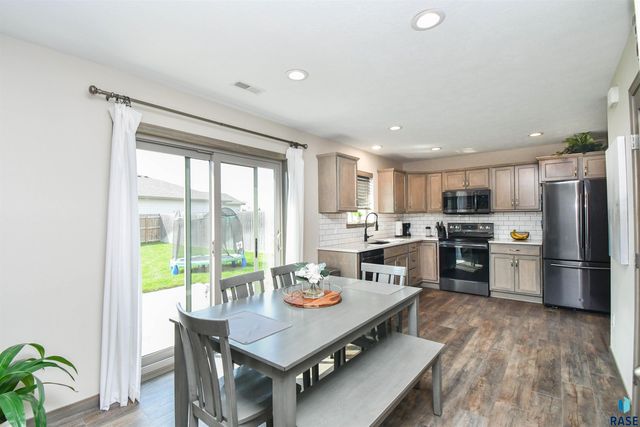 3009 S Richie Dr Drive, Sioux Falls, SD 57106