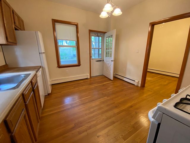 14 Clarendon St 14, Watertown, MA 02472