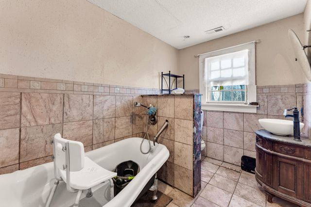 5040 Highway 5, Hartville, MO 65667