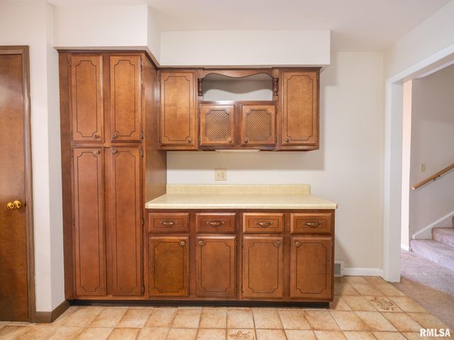 1703 W CLAREWOOD Avenue, Peoria, IL 61614