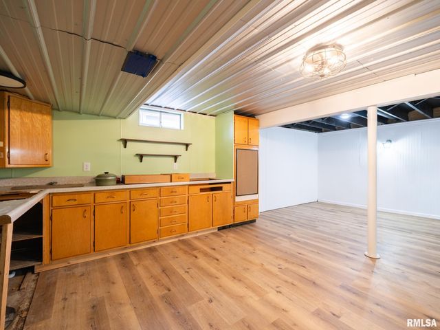 1703 W CLAREWOOD Avenue, Peoria, IL 61614