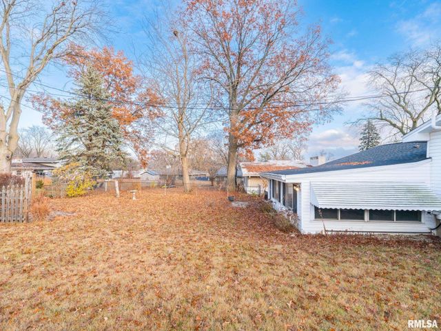 1703 W CLAREWOOD Avenue, Peoria, IL 61614