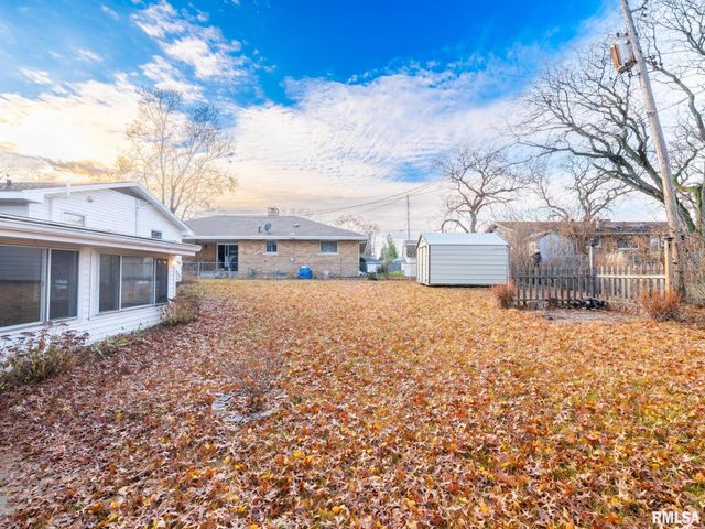 1703 W CLAREWOOD Avenue, Peoria, IL 61614