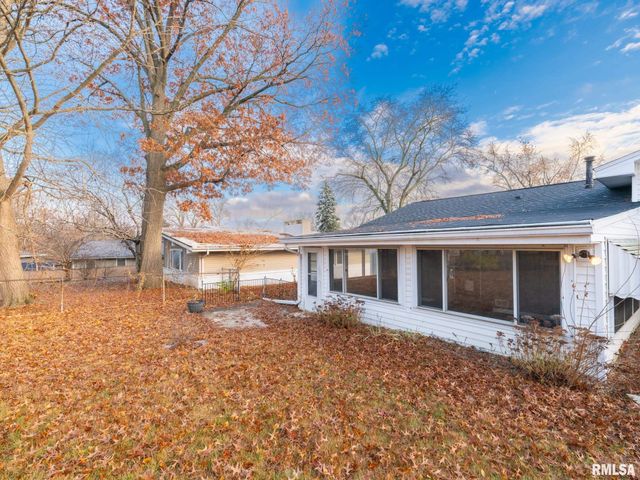 1703 W CLAREWOOD Avenue, Peoria, IL 61614